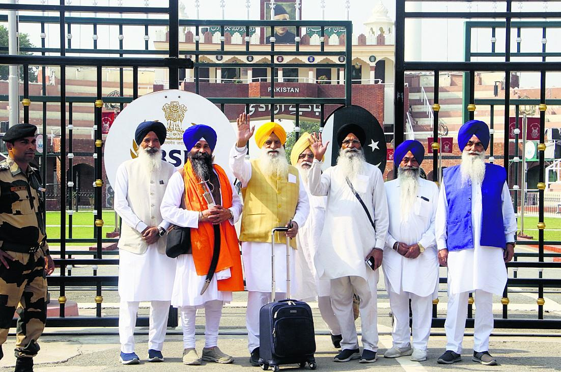 ਹਰਜਿੰਦਰ ਧਾਮੀ ਦੀ ਅਗਵਾਈ ਹੇਠ ਜਥਾ ਪਾਕਿਸਤਾਨ ਪੁੱਜਿਆ