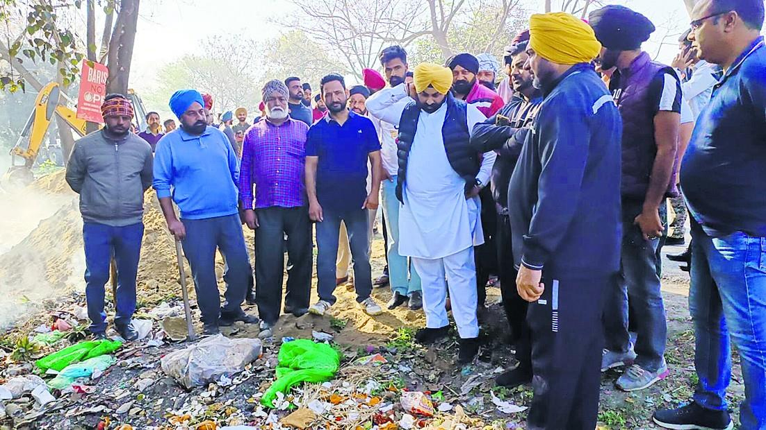 ਹੋਲਾ ਮਹੱਲਾ ਦੇ ਮੱਦੇਨਜ਼ਰ ਗੁਰੂ ਨਗਰੀ ਵਿੱਚ ਸਫਾਈ ਮੁਹਿੰਮ ਦੀ ਸ਼ੁਰੂਆਤ