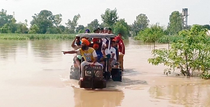 ਲੋਕਾਂ ਨੂੰ ਆਪਣੇ ਘਰ-ਬਾਰ ਛੱਡਣੇ ਔਖੇ ਹੋਏ