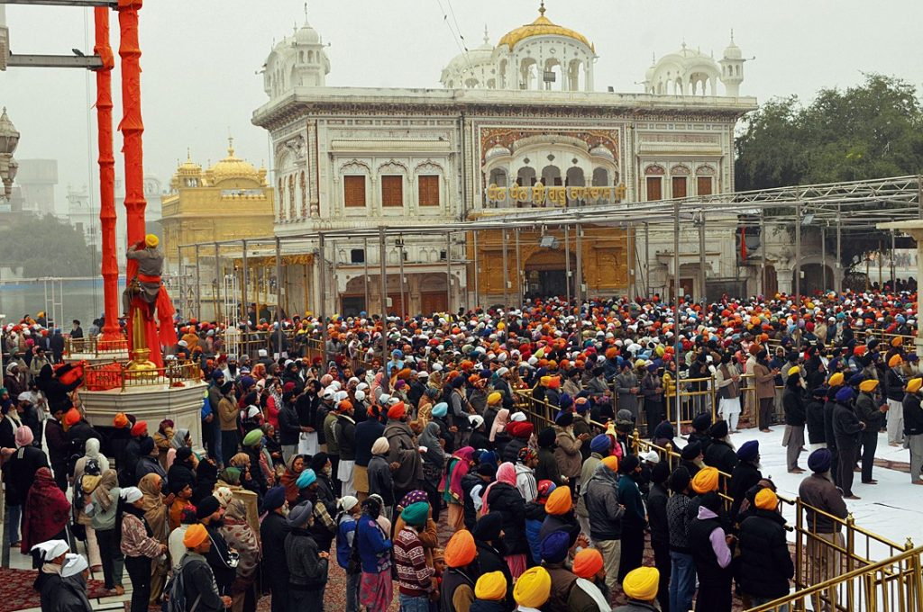 ਨਵੇਂ ਵਰ੍ਹੇ ’ਤੇ ਪੰਜ ਲੱਖ ਸ਼ਰਧਾਲੂ ਸ੍ਰੀ ਹਰਿਮੰਦਰ ਸਾਹਿਬ ਨਤਮਸਤਕ