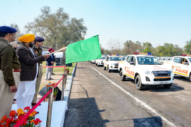 ਮੁੱਖ ਮੰਤਰੀ ਵੱਲੋਂ 410 ਹਾਈ-ਟੈੱਕ ਪੁਲੀਸ ਵਾਹਨਾਂ ਨੂੰ ਹਰੀ ਝੰਡੀ